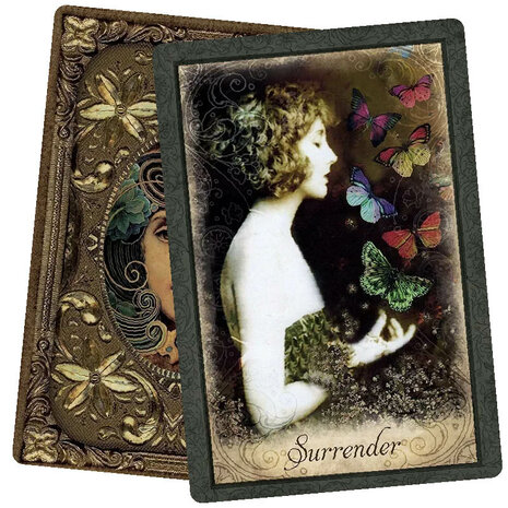Vintage wisdom oracle